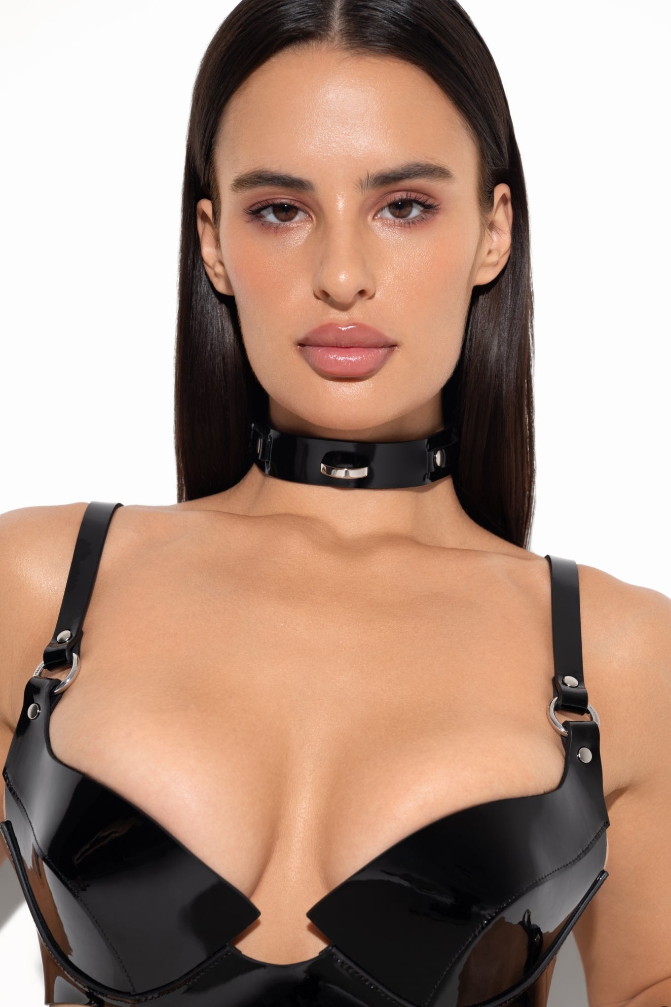 Cindy Lacquer Leather Collar in Black